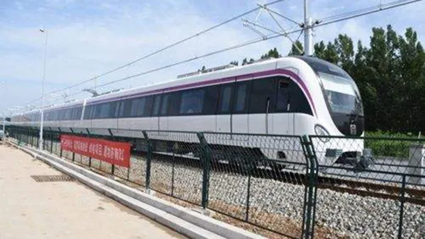 Железнодорожная транзитная линия Цзинань R1 - рекламные установки (лайтбоксы и т.д.)